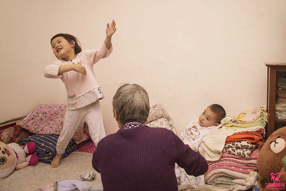 56歲失獨母親做試管嬰兒**終喜獲龍鳳胎
